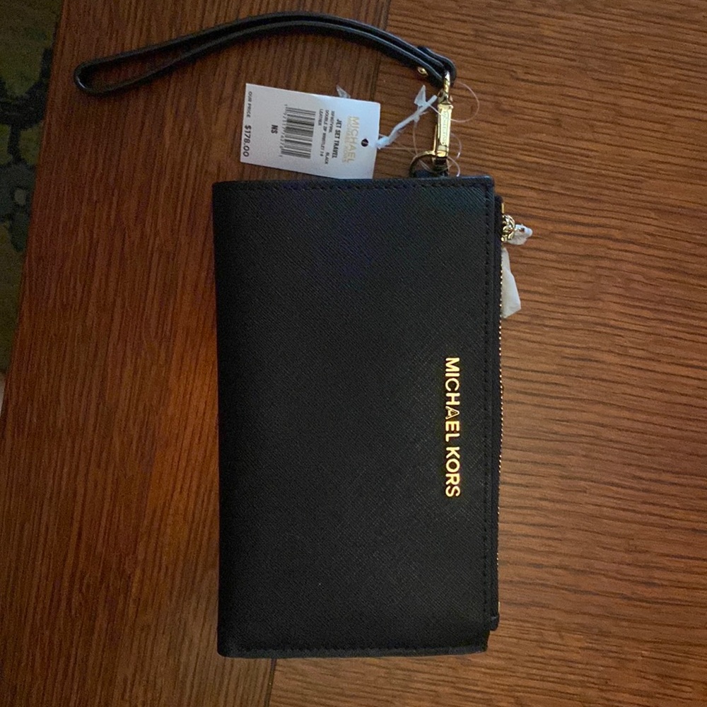 Michael Kors jet set wristlet
